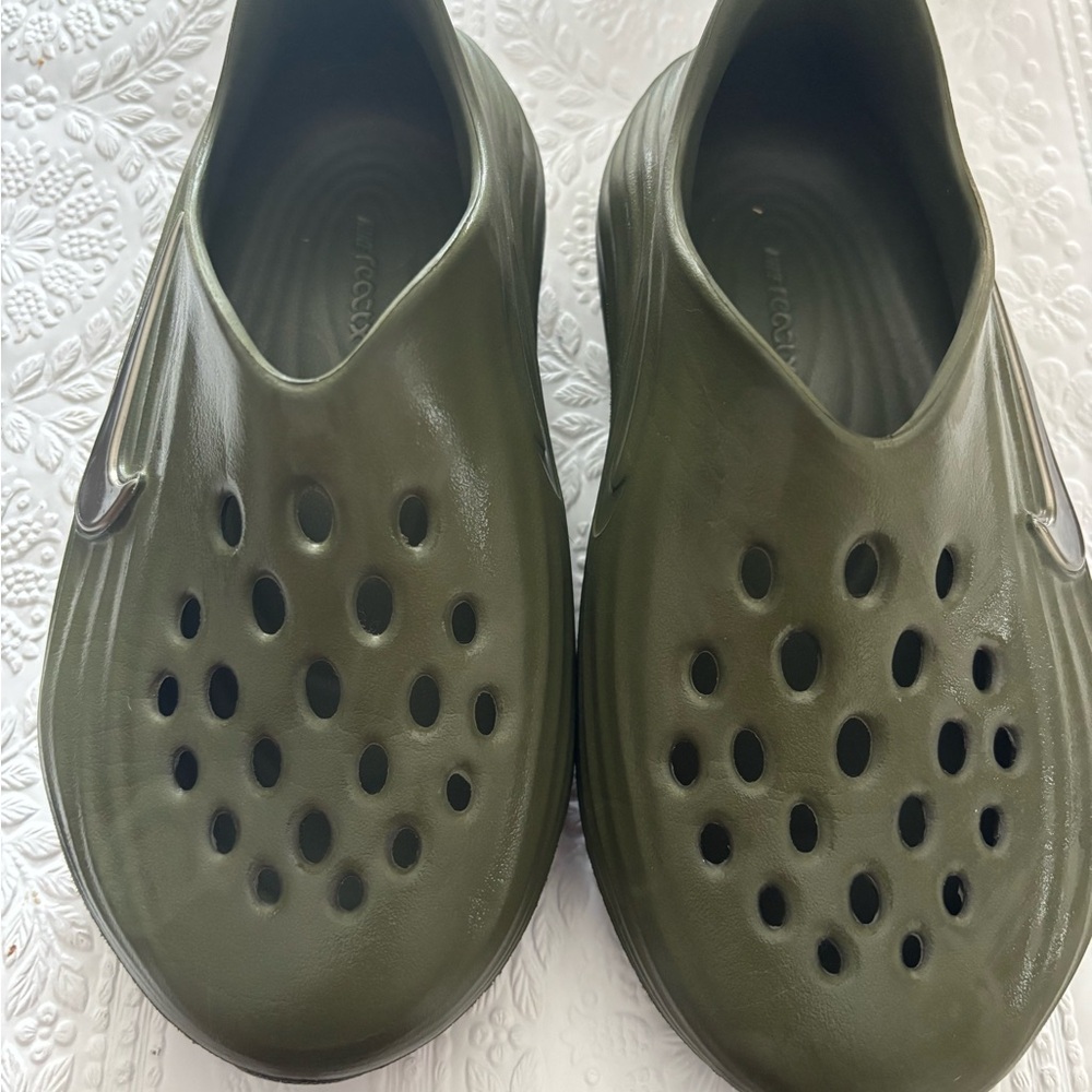 Nike Calm Clogs – Olive Green – Youth 2Y 🌿